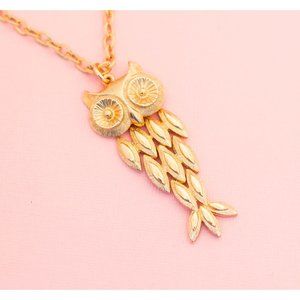 Vintage Owl Pendant Necklace | Gold Tone Owl Necklace | 24 inch | Avon H10